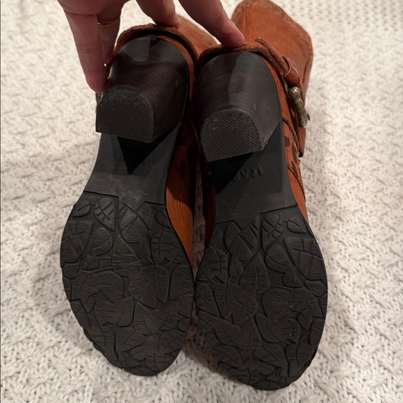 SKAP WOMENS 7/5 Leather Knee-High Boots - Picture 8 of 13